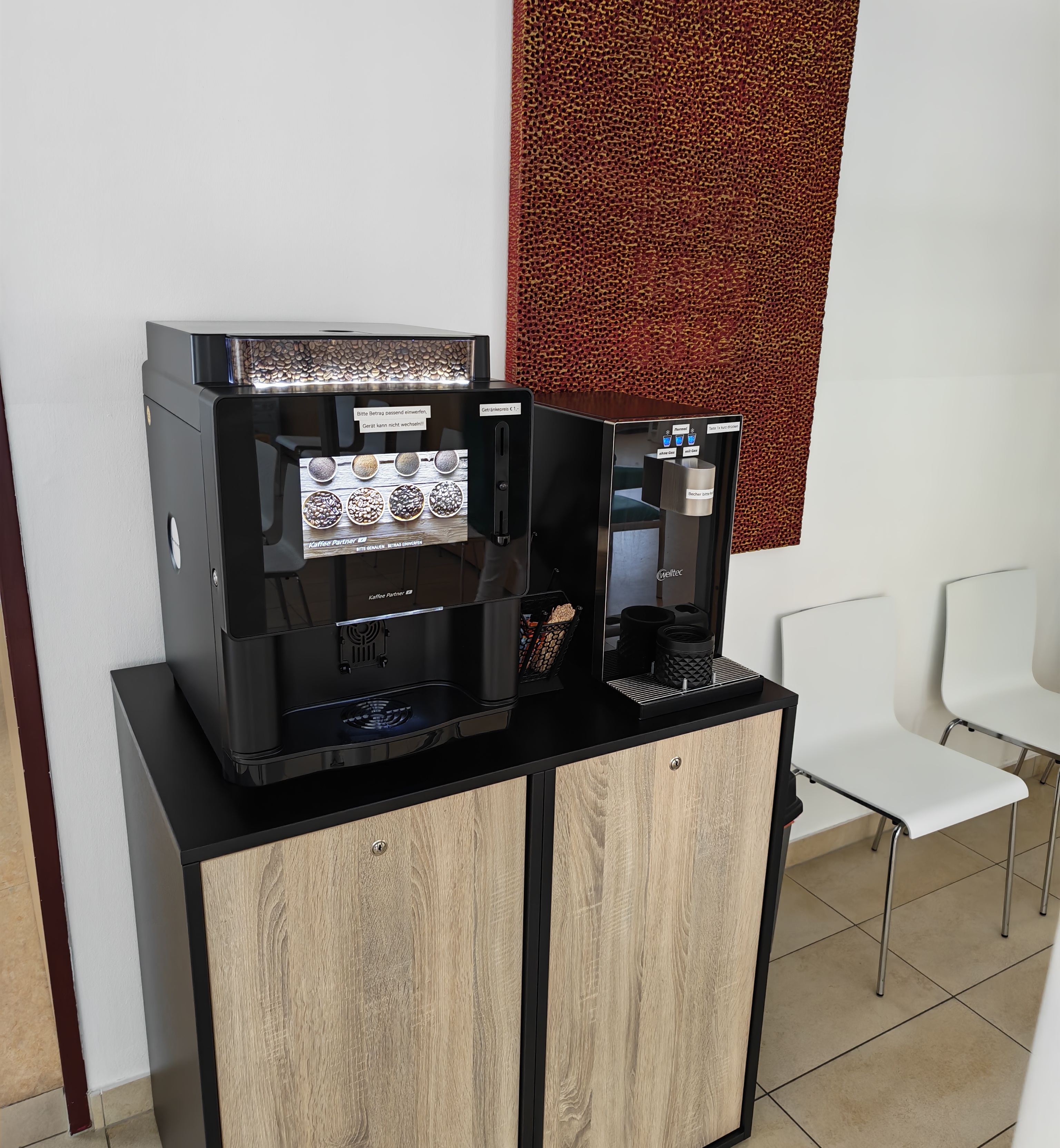 Kaffee-Ecke in der Ordination Dr. Andrea Zeke